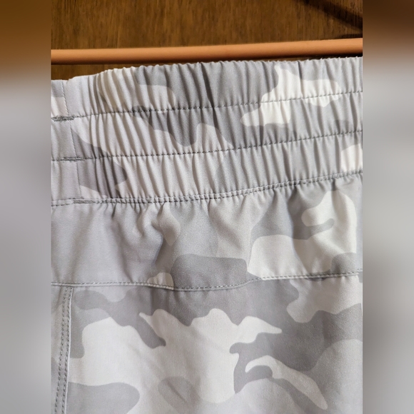 ⚡5 for 25 ⚡ Avia shorts size XL color grey camo - Picture 6 of 9